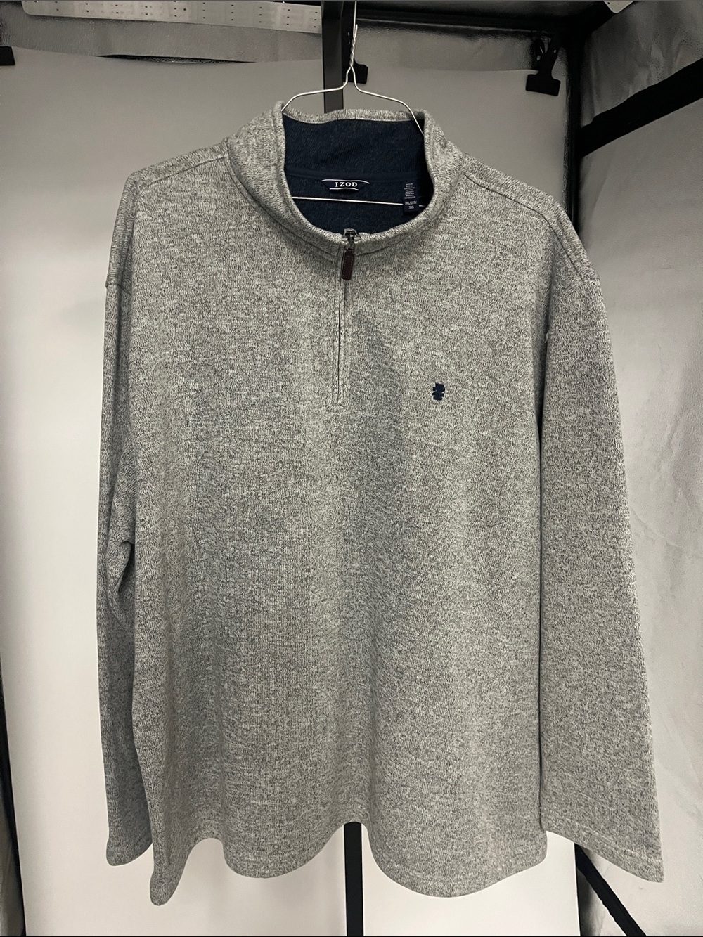 Izod Men's Light Gray Heather Half-Zip Pullover Sweater